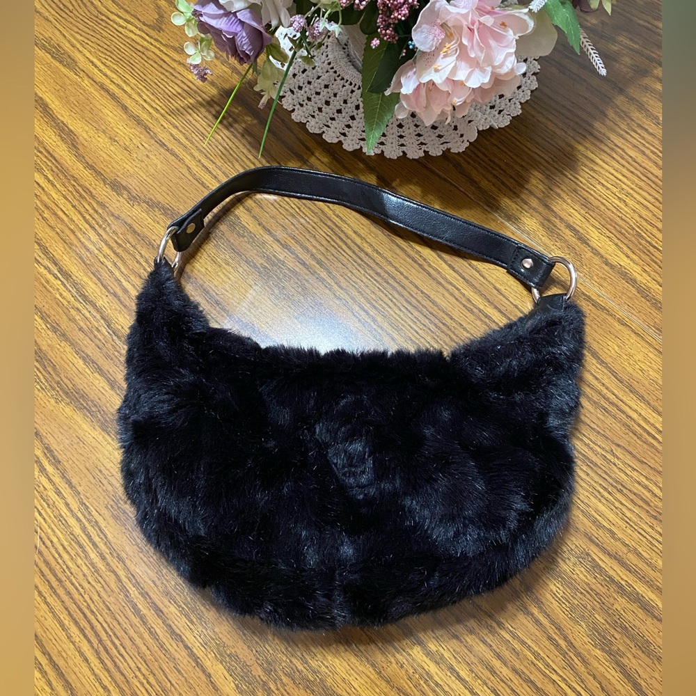 New York & company 90s vintage crescent moon faux fur black handbag